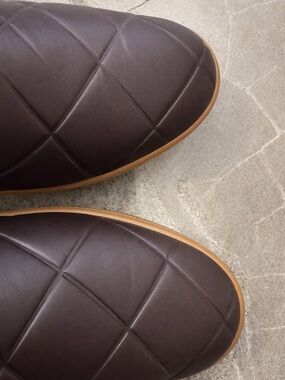 Bottega Veneta Quilted Brown Sneakers - women’s size 6. Gently worn.